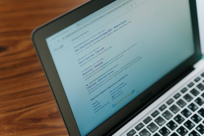AI model processing various content types like structured data, text, and images to extract information for answers